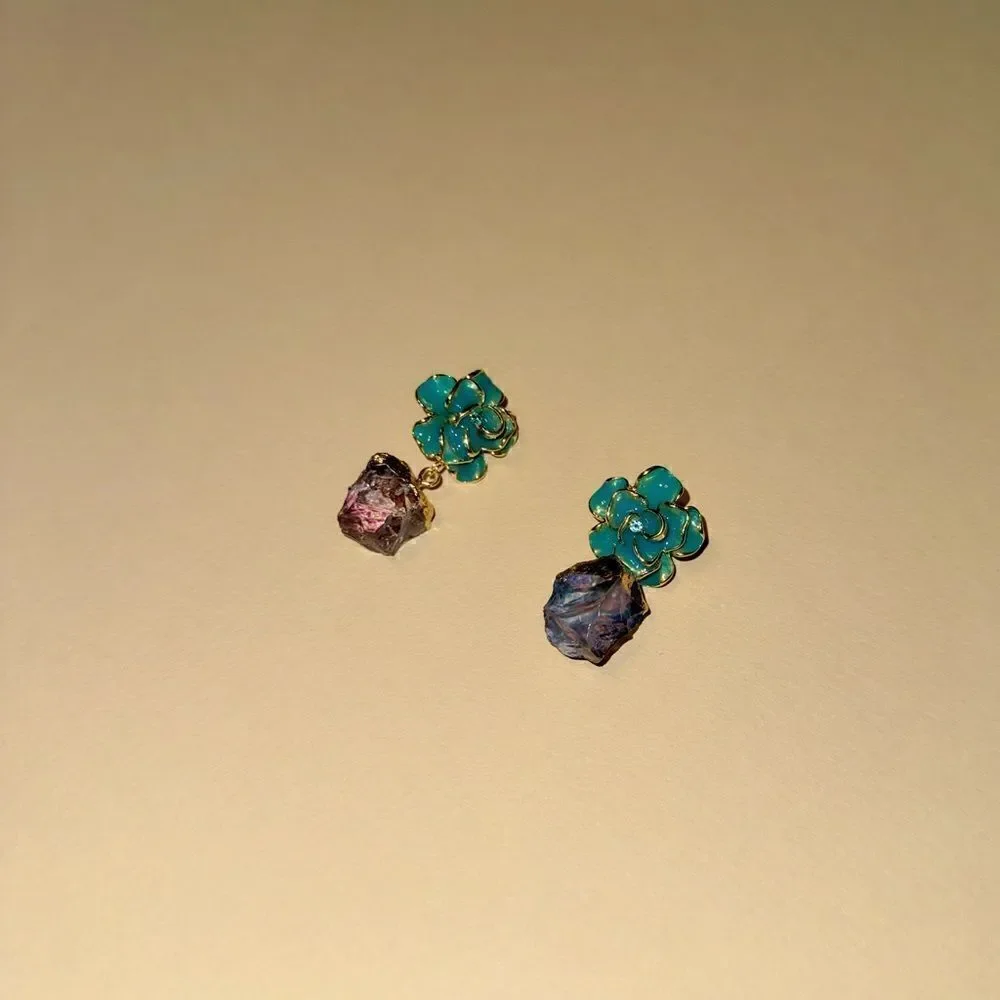 Flower statement earrings N911